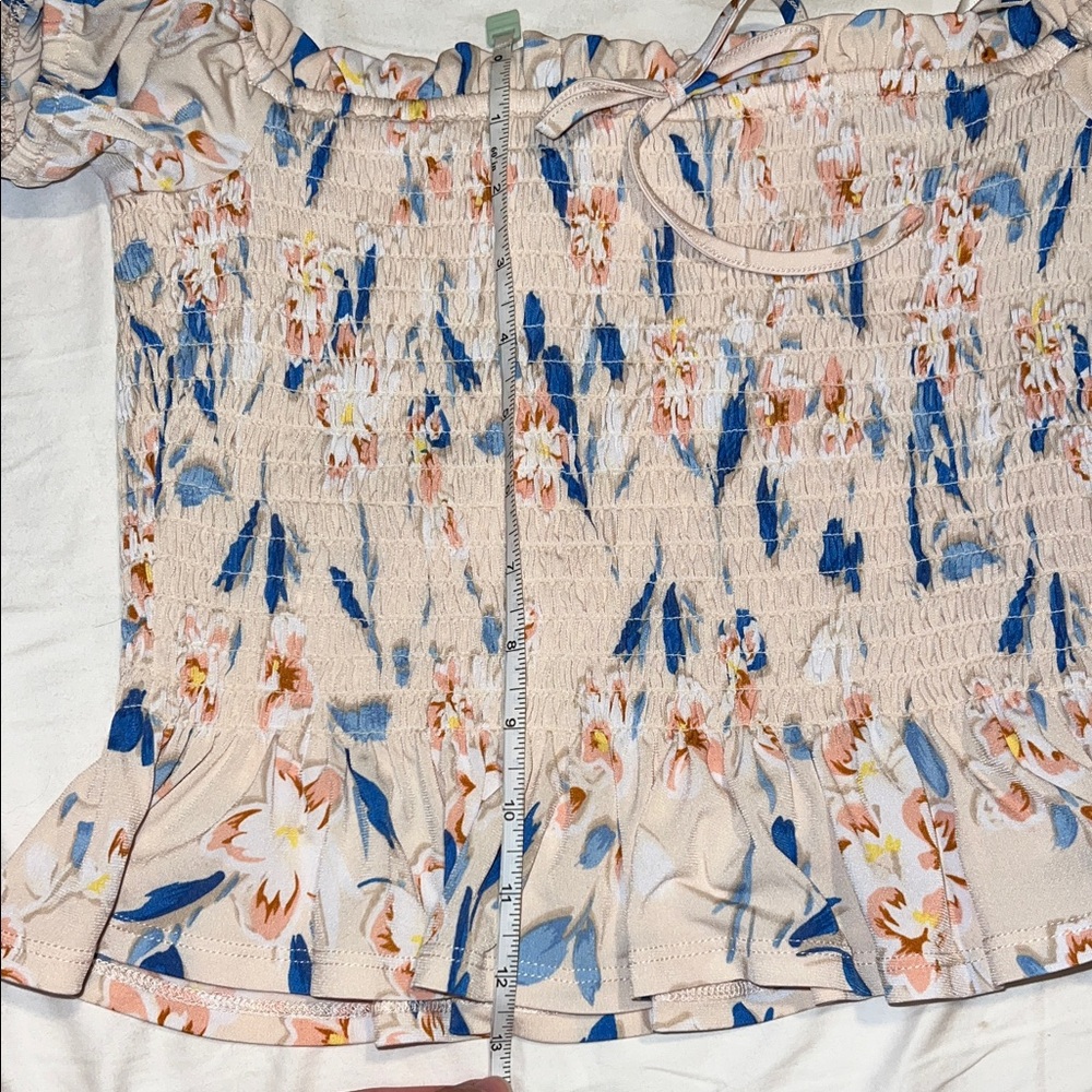 BCBGeneration Off-Shoulder Short Top - Picture 6 of 6